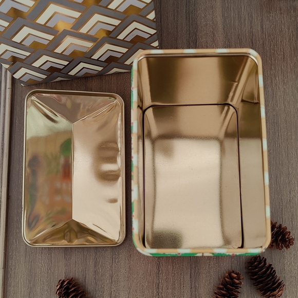 Letters to Santa 🎅 M&Ms Post Office | Christmas Tin - Picture 4 of 11